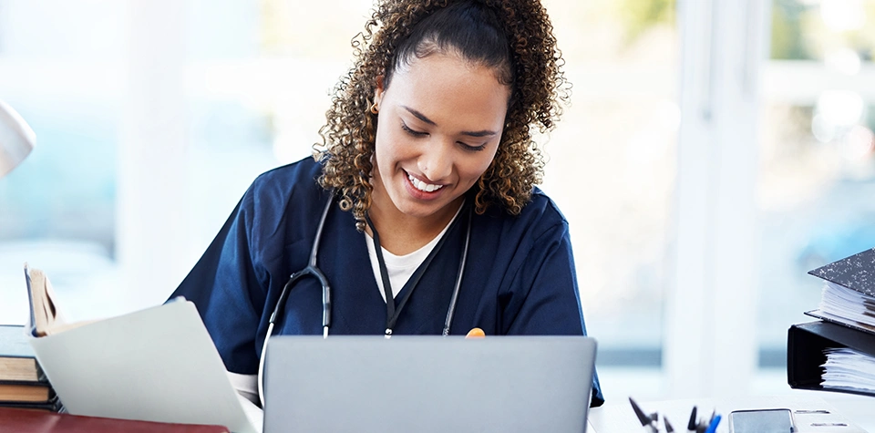 How to Complete an Online RN to BSN Program Without Leaving the Bedside